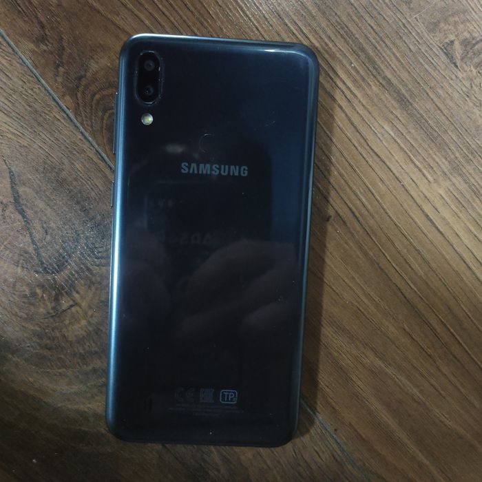 Продам телефон Samsung galaxy m10