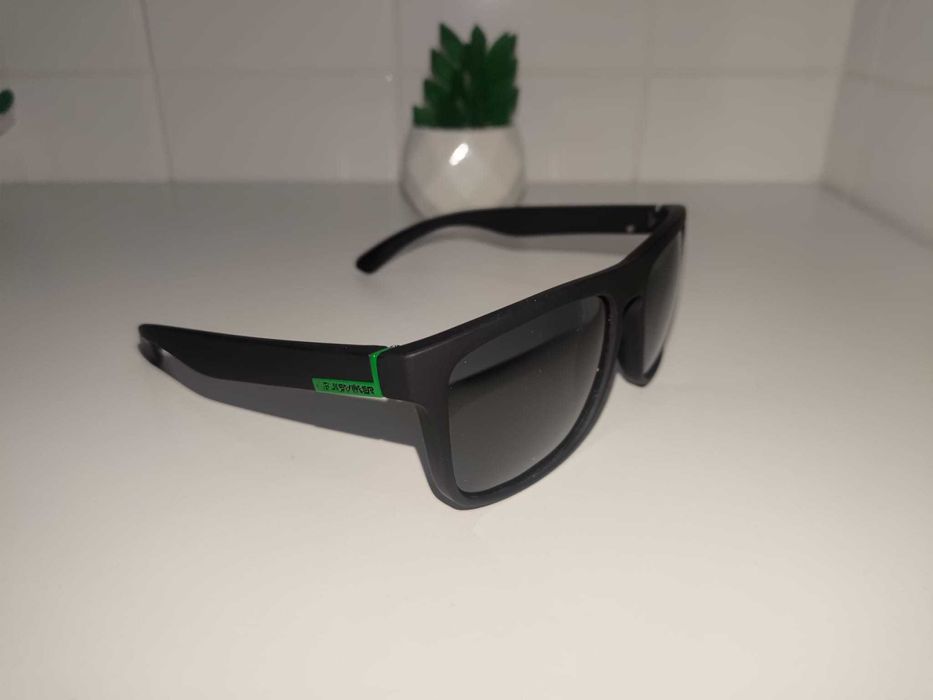 Oculos de sol Novos