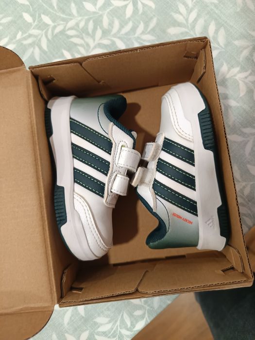 Tênis adidas Mickey 19