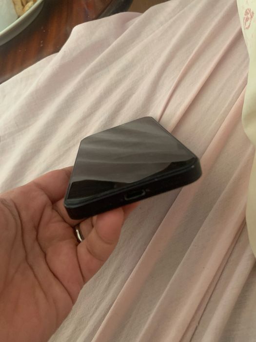 iPhone 12 Mini Vidro Traseiro Partido.