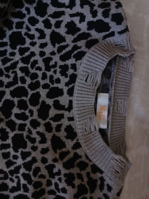 Світер жіночий, розмір S-M