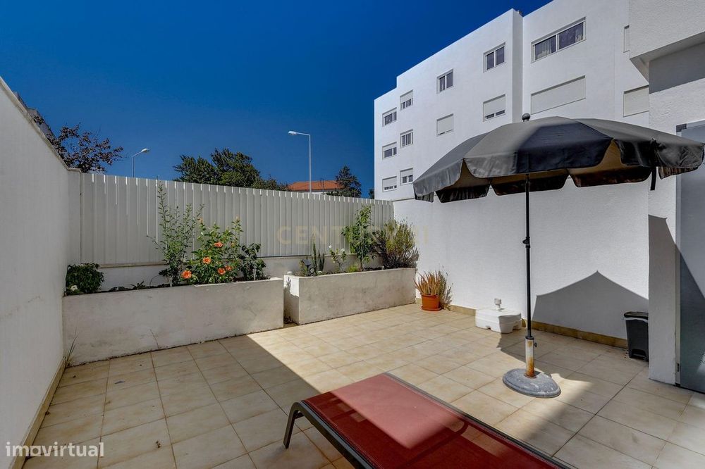 T1 de 120m² remodelado | 2 Terraços | 2 Boxes | Carcavelos