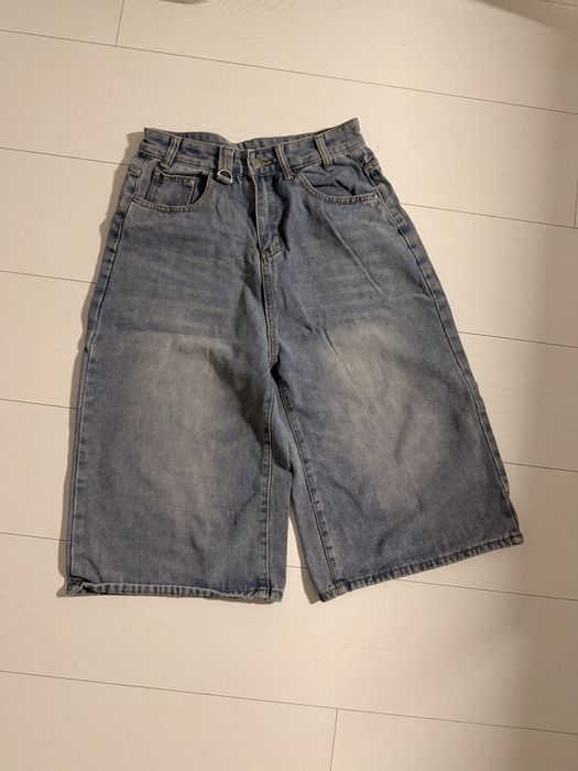 Джинсові шорти.