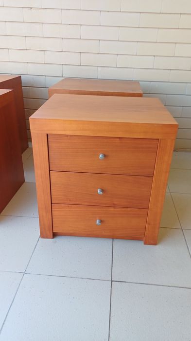 Conjunto 2 Mesas cabeceira 47x50x40 novas