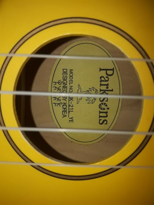 Укулеле і два самовчителі