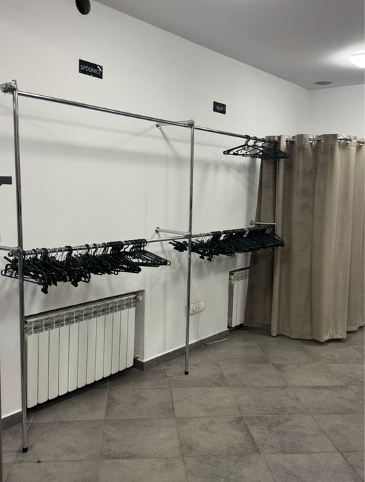 System rurowy do sklepu odziezowego wieszaki nascienne przymierzalnia