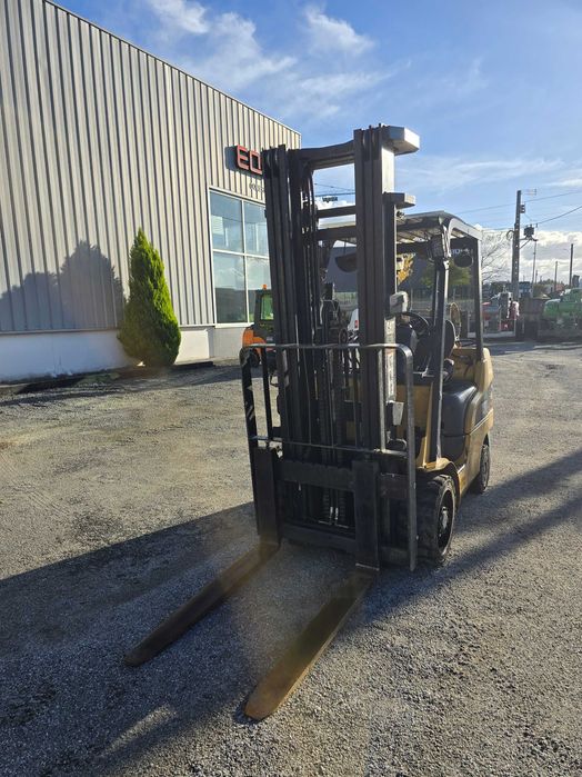Empilhador Caterpillar GC30 N