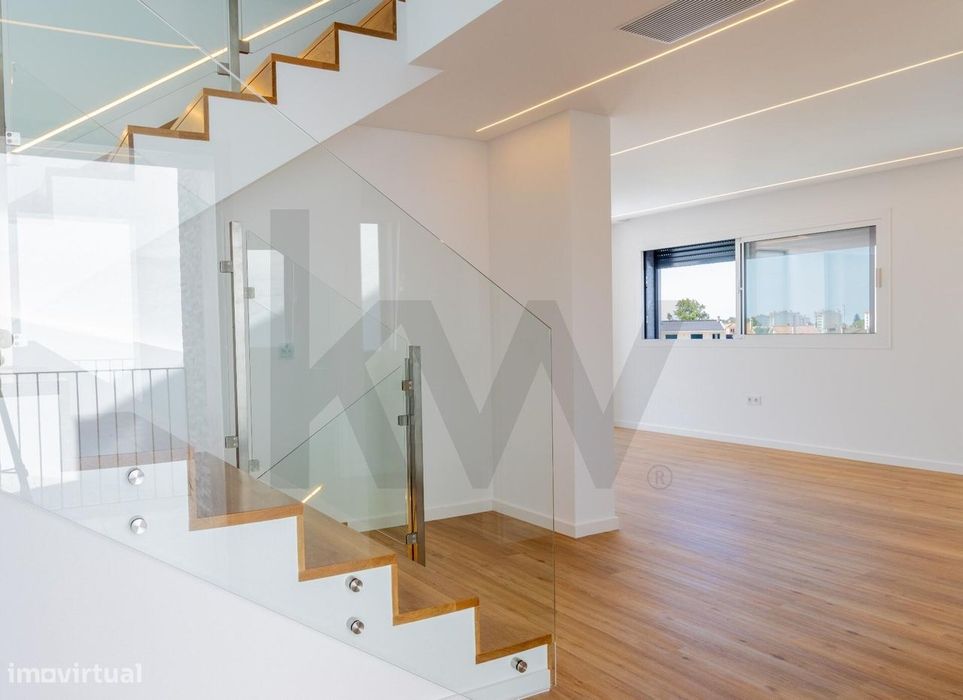 Moradia em condominio com jardim e piscina privados