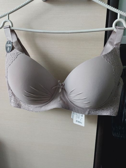 Бюстгальтер  90-D Новий