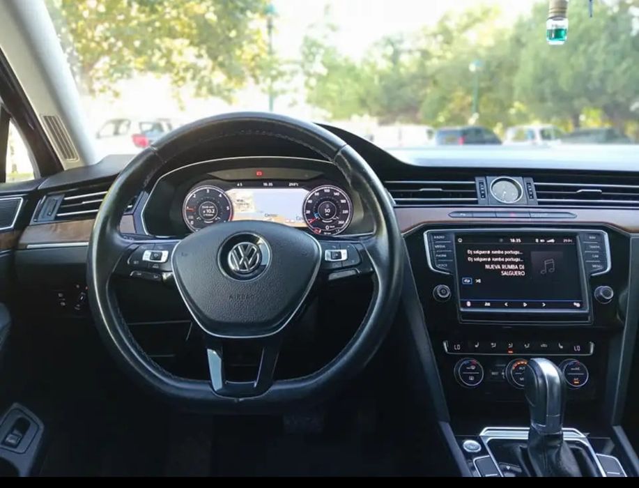 VW Passat Variant 2.0Tdi Highline DSG NACIONAL