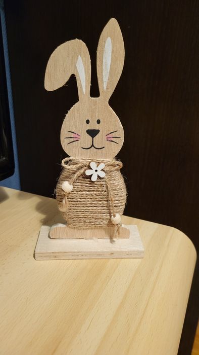 Dekoracja świąteczna. Zajączek drewniany.