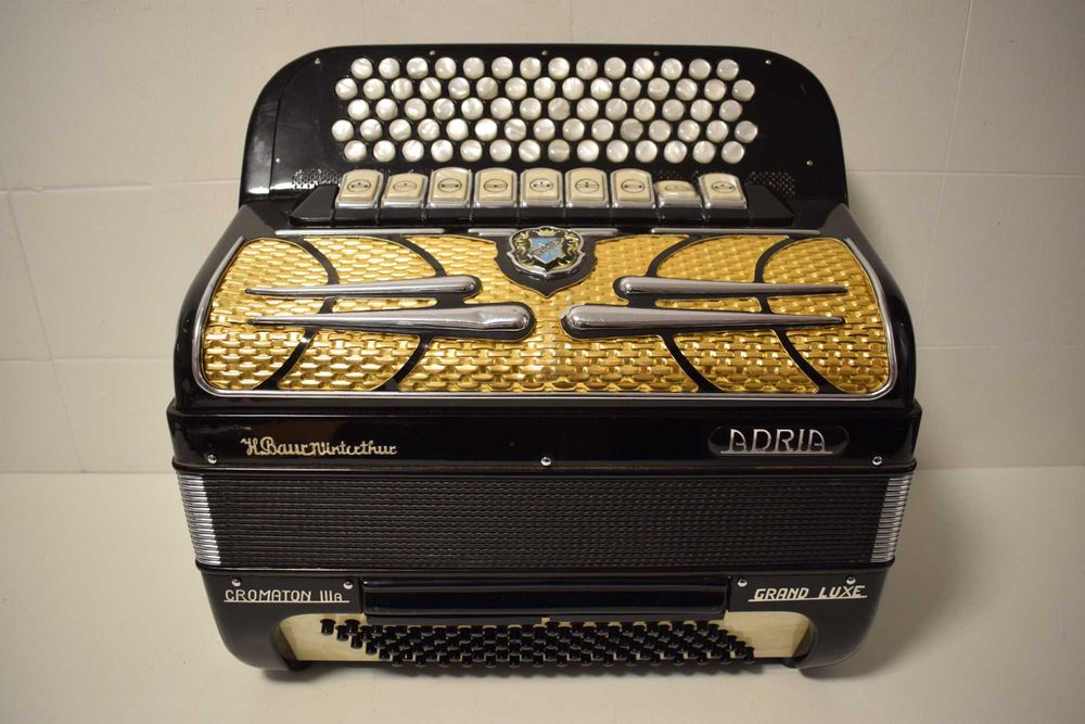 Adria Cromton IIIA Grand Lux Accordion 3-Voice N 154