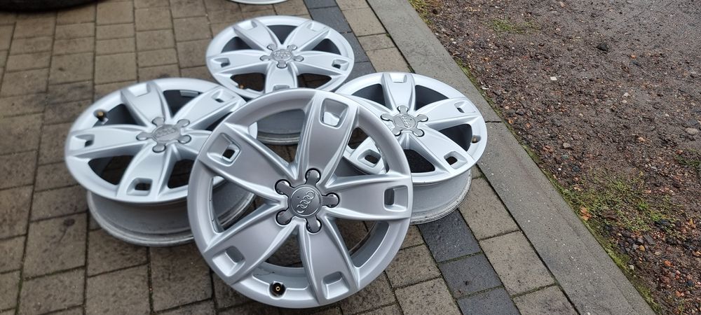 Felgi 17" Aluminiowe Audi A3 S3 Oryginał 8P0