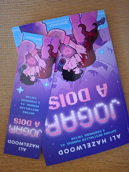 Jogar a Dois, de Ali Hazelwood - portes grátis!
