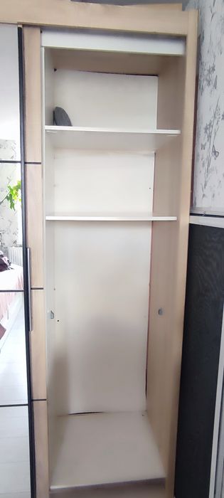 Szafa trzydrzwiowa przesuwana