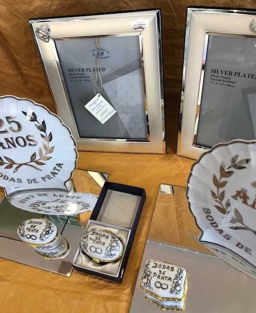 conjunto de artigos em cristal e porcelana - motivos aniversário de casamento - tudo novo c/ 50% desconto