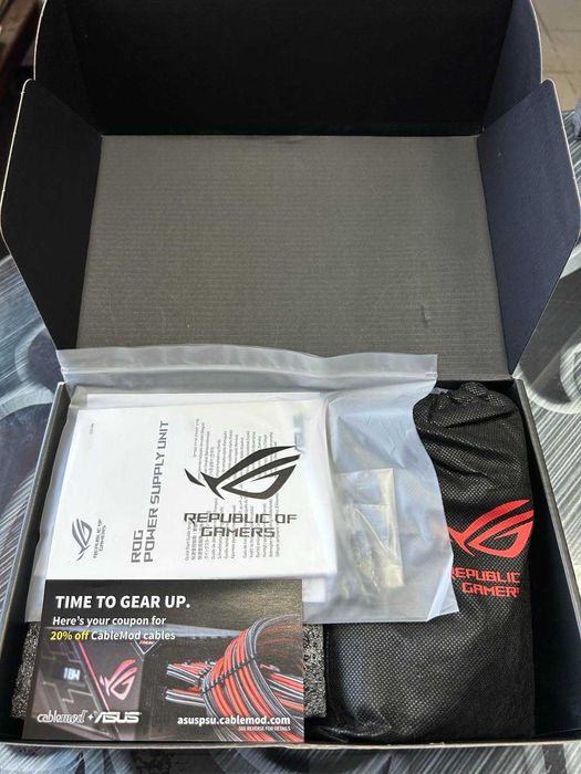 Блок живлення ASUS ROG Loki 1000W Platinum