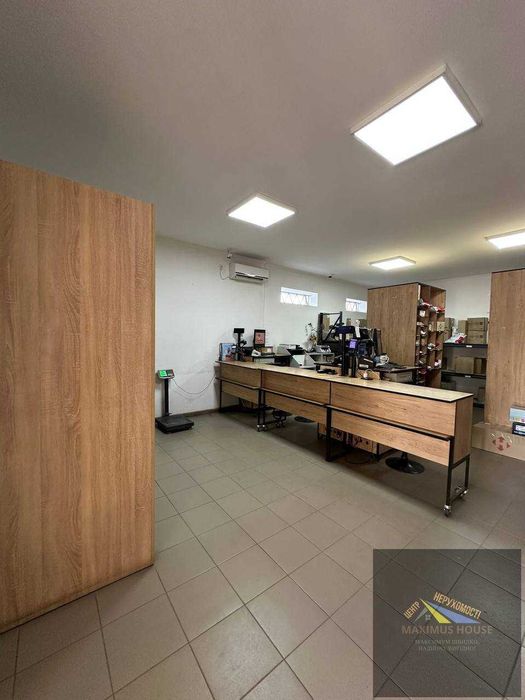 Комерційна будівля Кельмінці