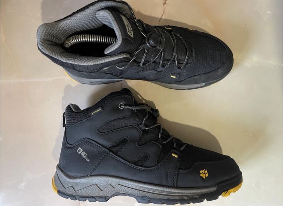 Кросівки черевики Meindl Salomon Puma Reebok New Balance Adidas  Nike