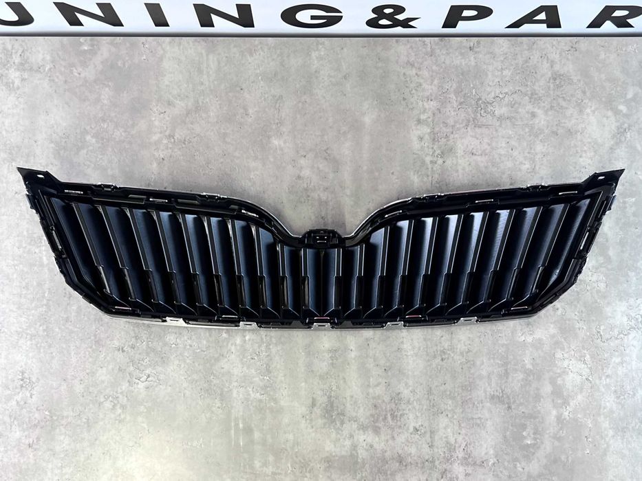 Решітка радіатора ( хром ) - Skoda Superb II ( рест ) 3TD853668A