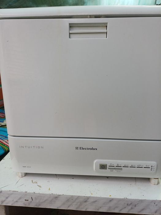 Посудомийна машина Electrolux Intuition  ESF 2410
