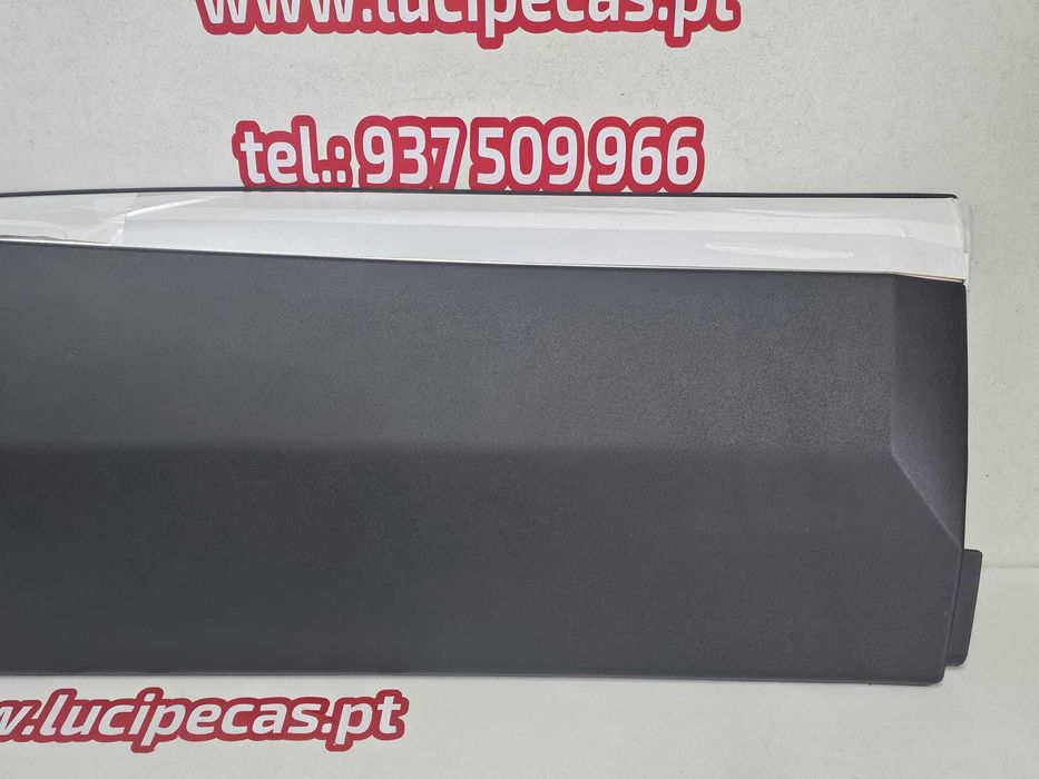 Friso Trás Direito Peugeot 5008 II | 130574