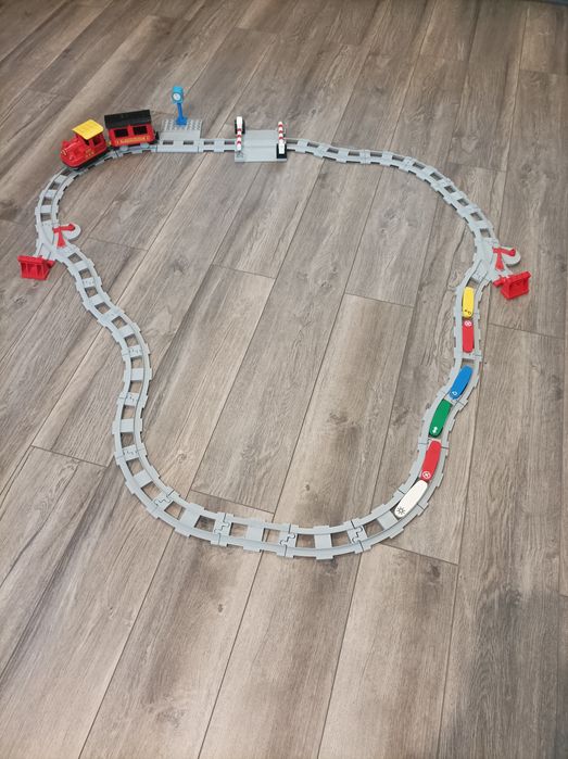 Pociąg elektryczny LEGO DUPLO