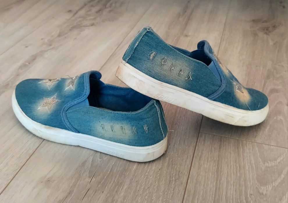 Срочно ! Продам мокасины на девочку 36р.