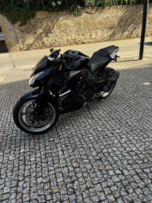 Kawasaki Z1000 cilindrada