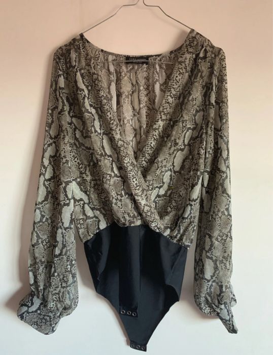 Zara, body cruzado, semitransparente, estampado animal print