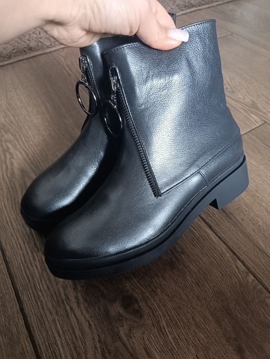 Продам новые ботинки