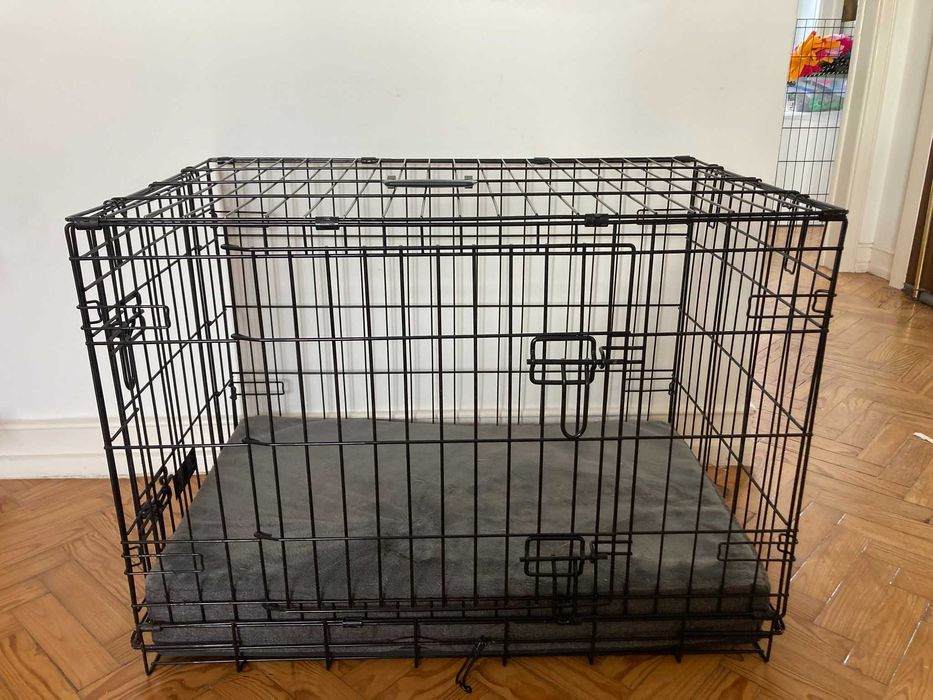 Jaula para cães com calchão/ Dog crate with matress