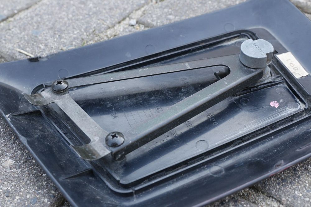 7427 Klapka schowka przednia, pokrywa zamek Honda Goldwing Gl1500