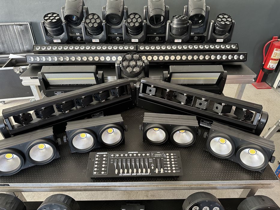 Lote completo profissional de luzes (Moving head, Wash head, etc)