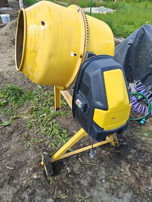 Betoniarka 120l. 230v.