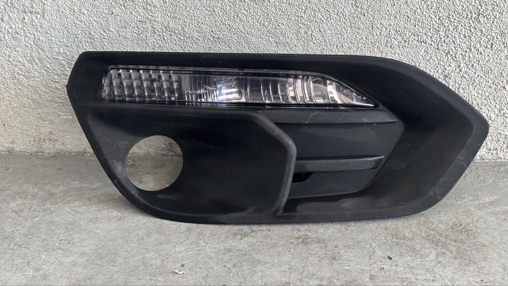 Conjunto Pisca + Moldura/Grelha Farol de Nevoeiro Direito IVECO Daily 2019+