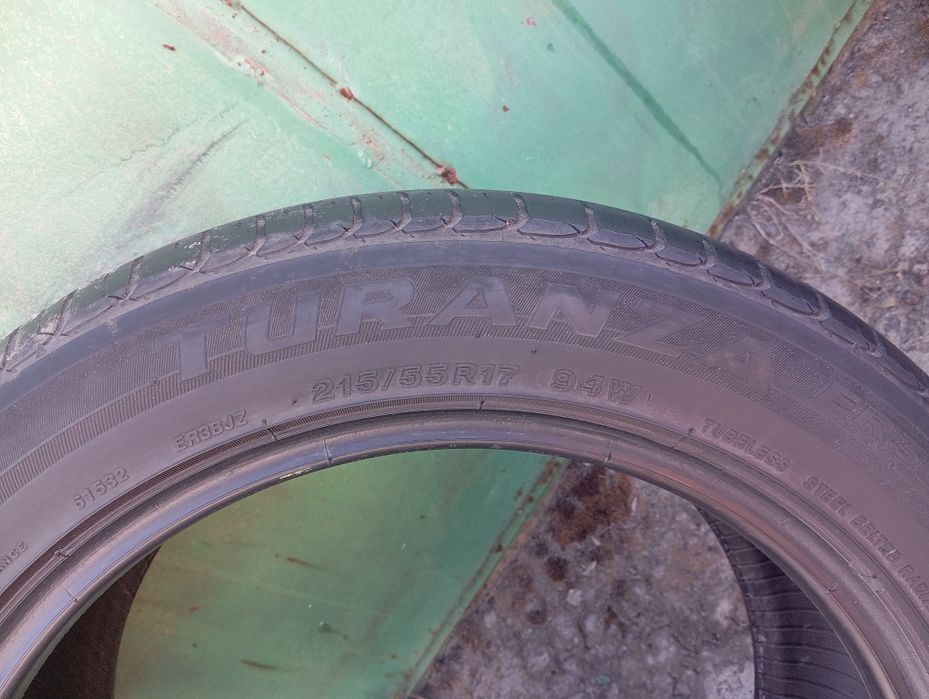 Продам комплект літньої гуми  б/у R 17 Bridgestone Turanza 215/55