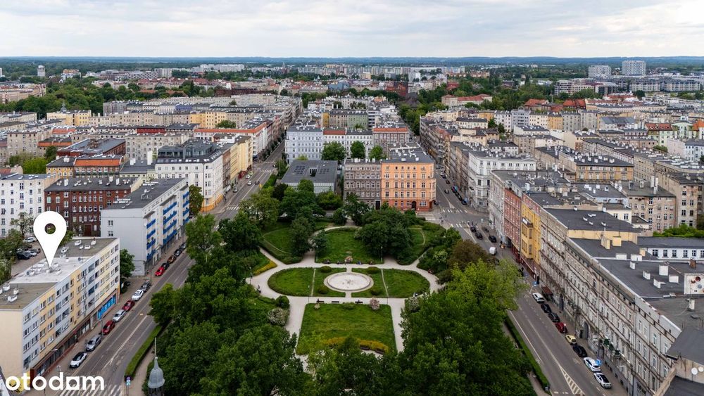 Pl. Macieja / wyremontowane w centrum
