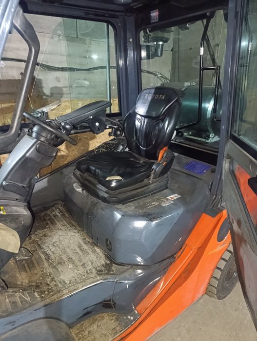 Погрузчик Toyota  газ 2.5 т