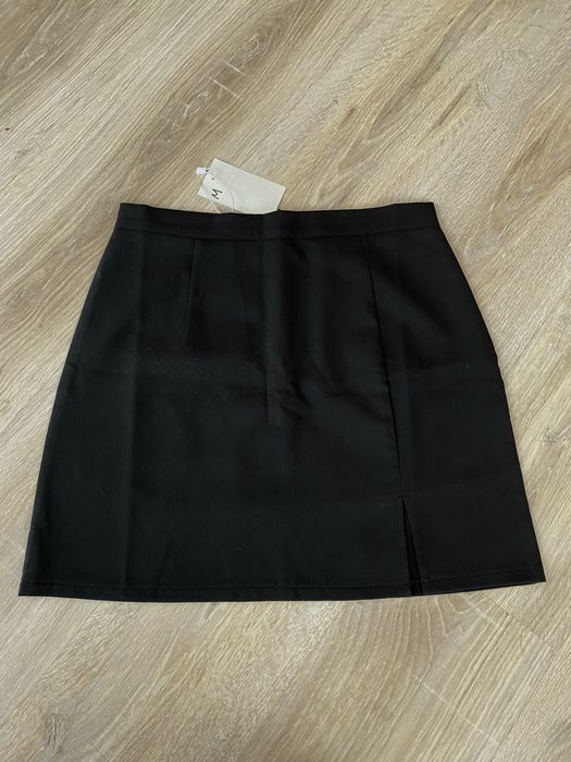 Спідниця з вирізом