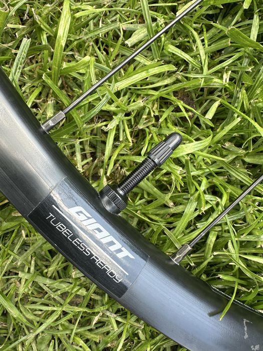 Koła aluminium GIANT PX2 tubeless ready 28 cali szer. 25mm