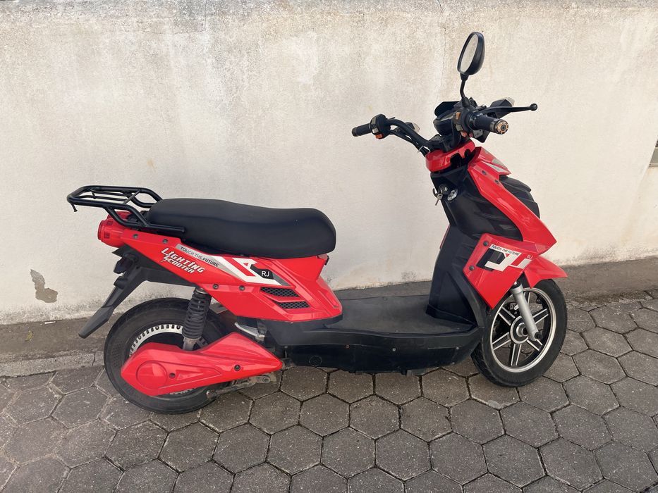 Scooter elétrica bom estado
