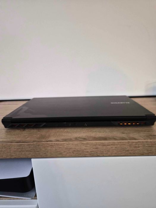 Laptop Gamingowy GIGABYTE G7KE