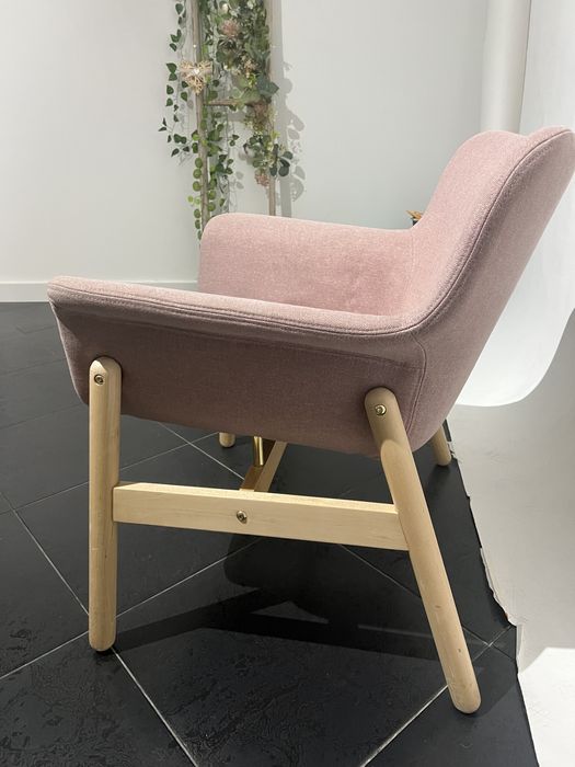 Cadeirao rosa ikea