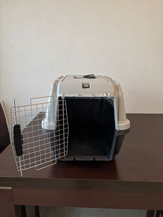 Caixa de transporte animal. IATA.