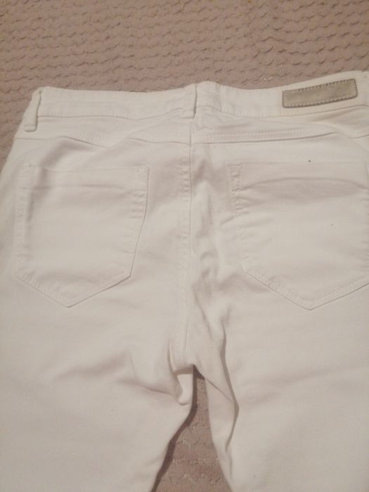 Spodnie jeansowe białe