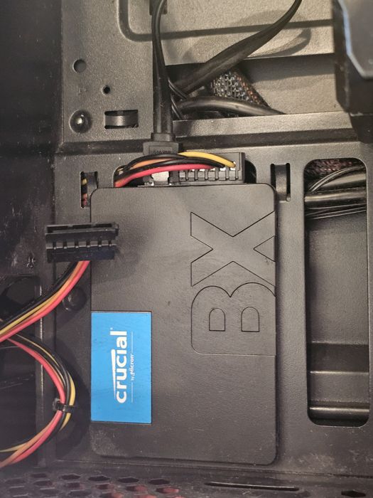 I5 8400 / 16GB RAM / 512 GB SSD /GTX 1070 OC