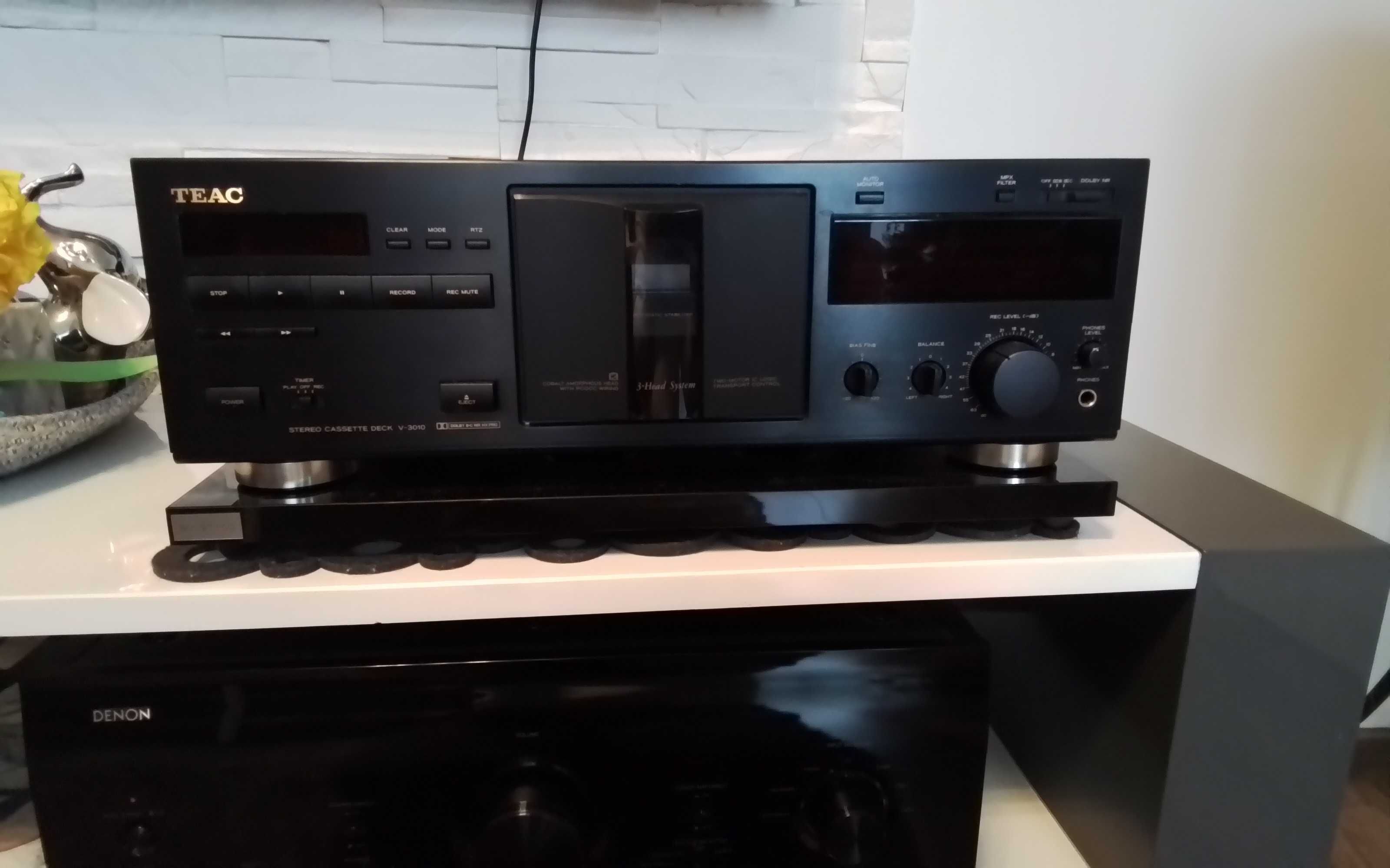 TEAC V-3010 カセットデッキ 本体 TEAC V-3010