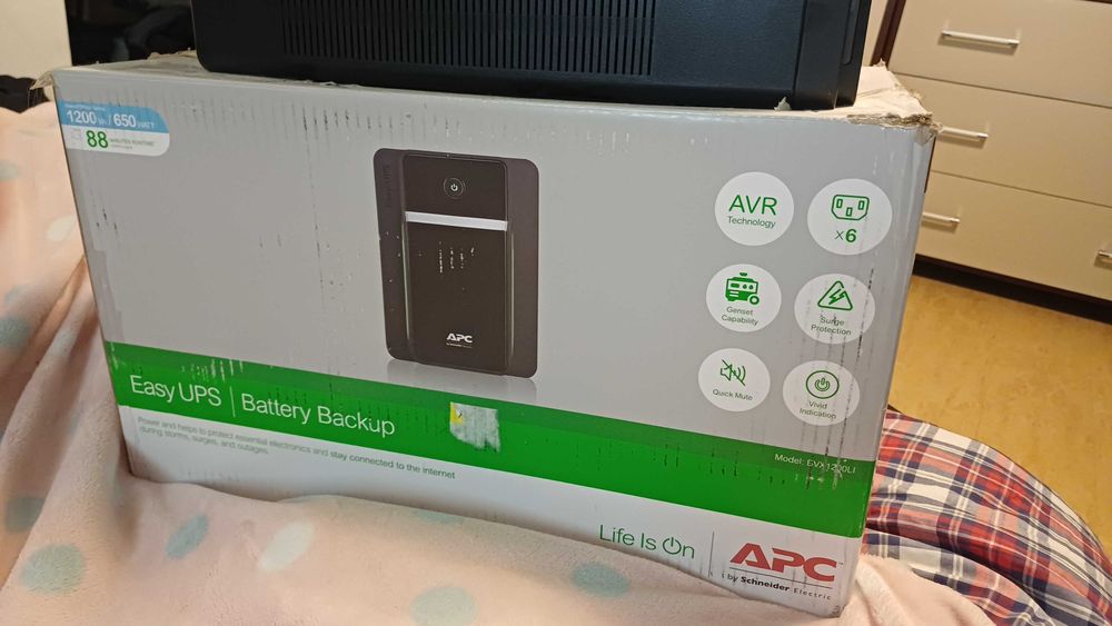 APC Easy UPS Battery Backup