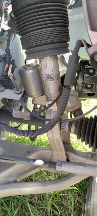 Ричаги нижні rivian r1t gen1